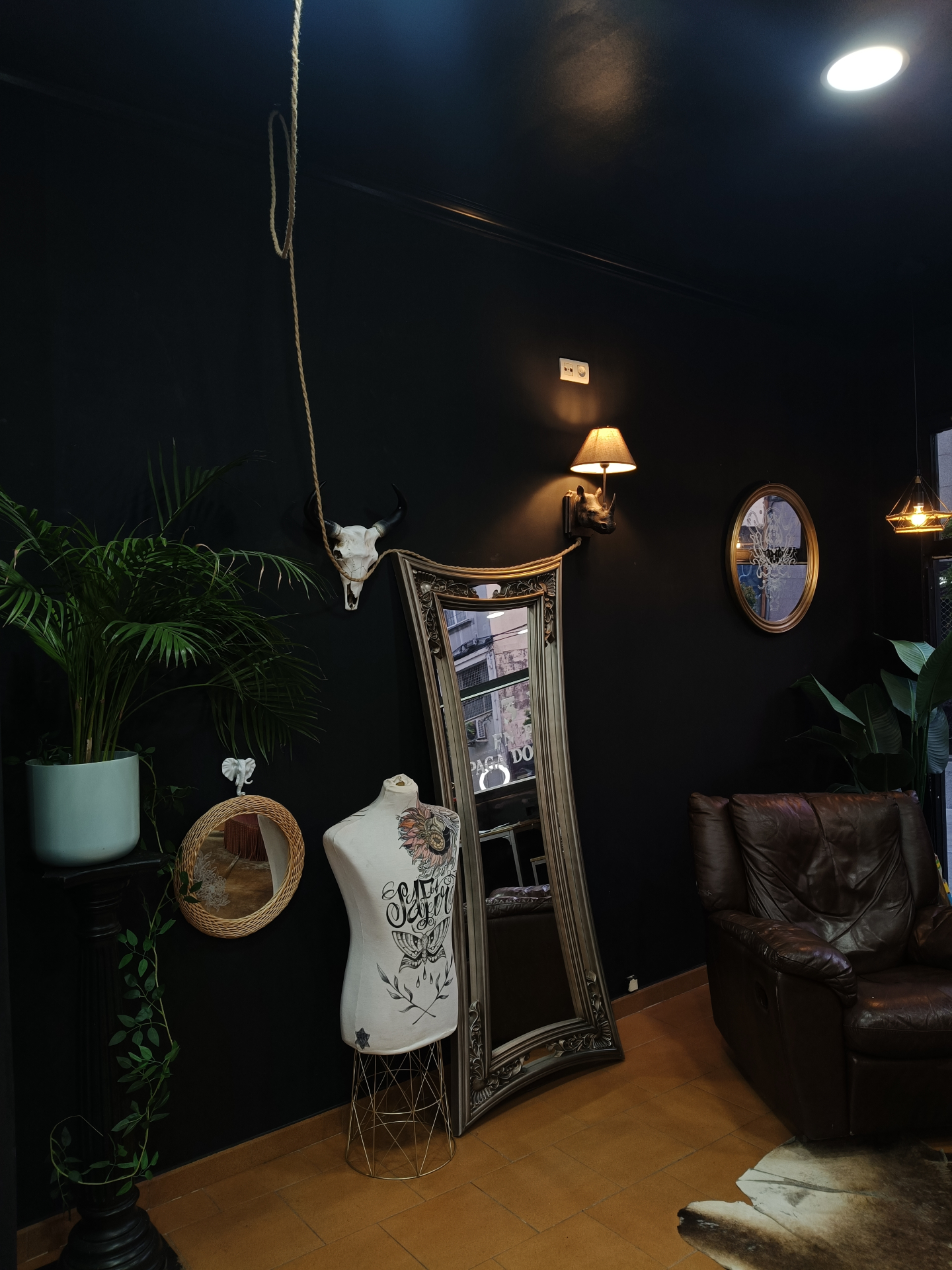 Safir Tattoo Vigo — Recepción